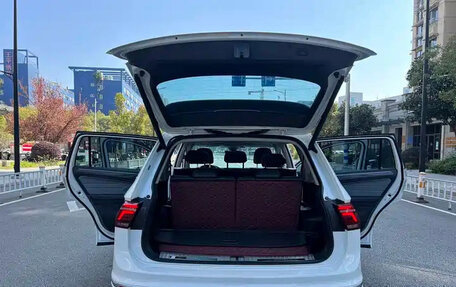 Volkswagen Tiguan II, 2022 год, 2 989 810 рублей, 15 фотография