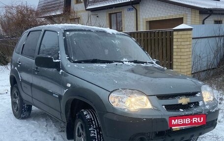 Chevrolet Niva I рестайлинг, 2011 год, 656 000 рублей, 2 фотография