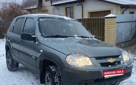 Chevrolet Niva I рестайлинг, 2011 год, 656 000 рублей, 3 фотография