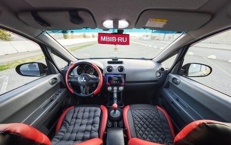 Mitsubishi Colt VI рестайлинг, 2006 год, 590 000 рублей, 4 фотография