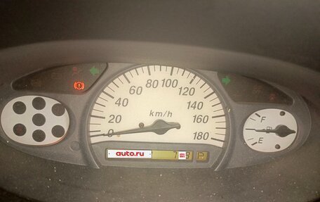 Toyota Vitz, 2004 год, 420 000 рублей, 11 фотография