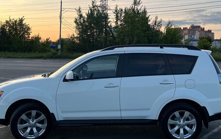 Mitsubishi Outlander III рестайлинг 3, 2010 год, 1 825 000 рублей, 8 фотография