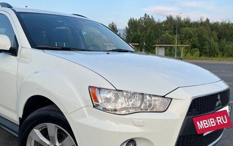Mitsubishi Outlander III рестайлинг 3, 2010 год, 1 825 000 рублей, 2 фотография