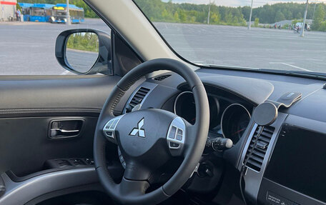 Mitsubishi Outlander III рестайлинг 3, 2010 год, 1 825 000 рублей, 19 фотография