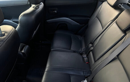 Mitsubishi Outlander III рестайлинг 3, 2010 год, 1 825 000 рублей, 27 фотография