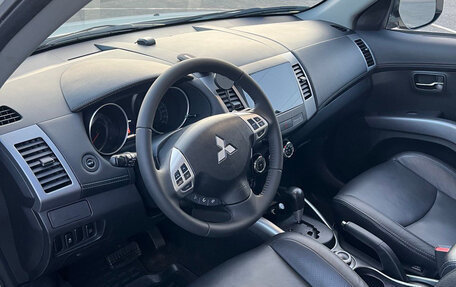 Mitsubishi Outlander III рестайлинг 3, 2010 год, 1 825 000 рублей, 20 фотография