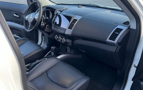 Mitsubishi Outlander III рестайлинг 3, 2010 год, 1 825 000 рублей, 21 фотография