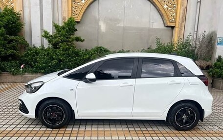 Honda Fit, 2022 год, 1 250 000 рублей, 7 фотография