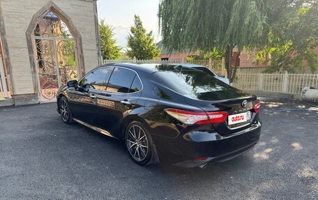 Toyota Camry, 2018 год, 2 530 000 рублей, 3 фотография