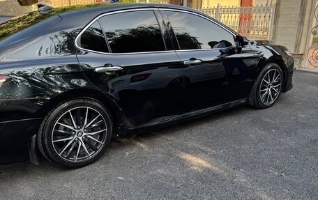 Toyota Camry, 2018 год, 2 530 000 рублей, 4 фотография