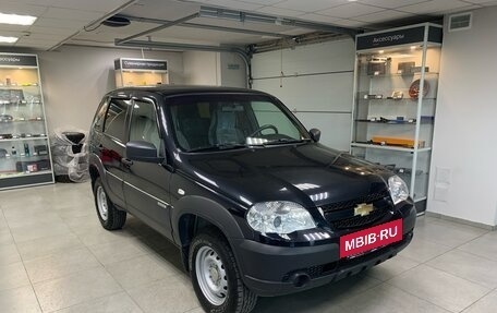 Chevrolet Niva I рестайлинг, 2018 год, 760 000 рублей, 3 фотография
