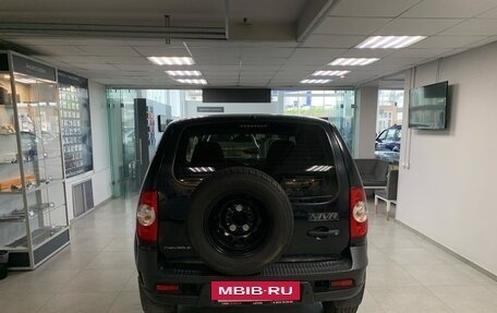 Chevrolet Niva I рестайлинг, 2018 год, 760 000 рублей, 5 фотография