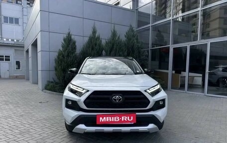 Toyota RAV4, 2025 год, 4 450 000 рублей, 2 фотография