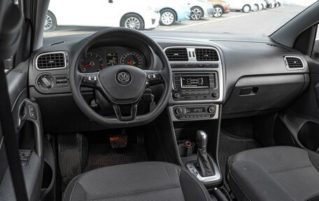 Volkswagen Polo VI (EU Market), 2016 год, 1 050 000 рублей, 6 фотография