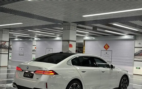 BMW 5 серия, 2024 год, 5 900 111 рублей, 4 фотография