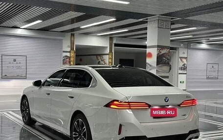BMW 5 серия, 2024 год, 5 900 111 рублей, 6 фотография