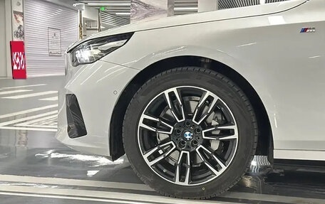 BMW 5 серия, 2024 год, 5 900 111 рублей, 8 фотография