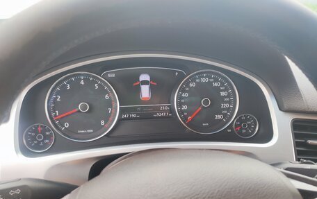 Volkswagen Touareg III, 2011 год, 2 000 000 рублей, 16 фотография