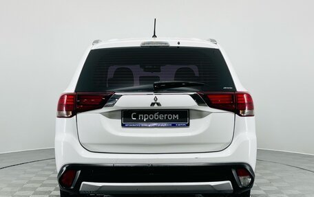Mitsubishi Outlander III рестайлинг 3, 2015 год, 1 590 000 рублей, 6 фотография