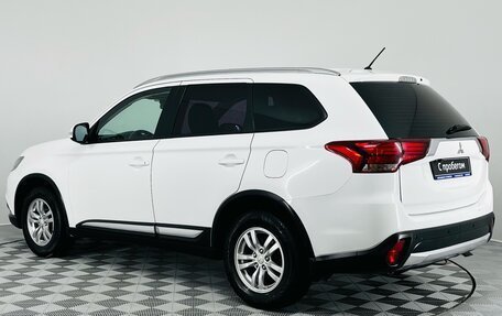 Mitsubishi Outlander III рестайлинг 3, 2015 год, 1 590 000 рублей, 7 фотография