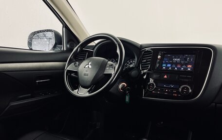 Mitsubishi Outlander III рестайлинг 3, 2015 год, 1 590 000 рублей, 17 фотография