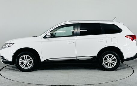 Mitsubishi Outlander III рестайлинг 3, 2015 год, 1 590 000 рублей, 8 фотография