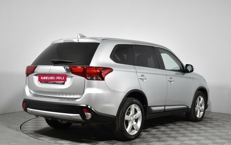 Mitsubishi Outlander III рестайлинг 3, 2018 год, 1 800 000 рублей, 5 фотография