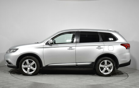 Mitsubishi Outlander III рестайлинг 3, 2018 год, 1 800 000 рублей, 8 фотография