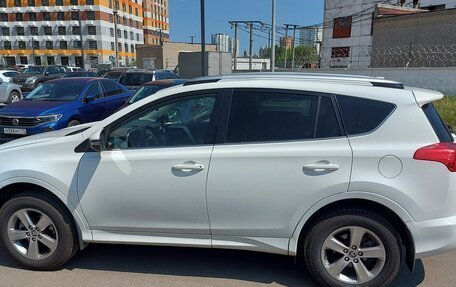 Toyota RAV4, 2015 год, 1 700 000 рублей, 5 фотография