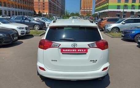 Toyota RAV4, 2015 год, 1 700 000 рублей, 2 фотография
