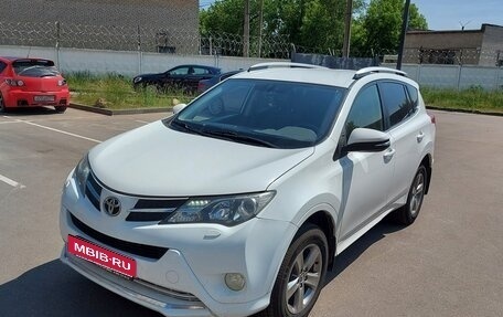 Toyota RAV4, 2015 год, 1 700 000 рублей, 4 фотография