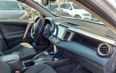 Toyota RAV4, 2015 год, 1 700 000 рублей, 10 фотография