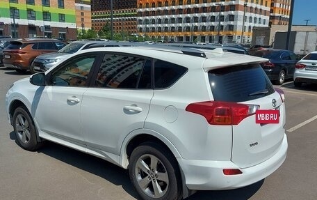 Toyota RAV4, 2015 год, 1 700 000 рублей, 6 фотография