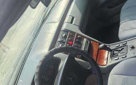 Mercedes-Benz E-Класс, 1996 год, 199 999 рублей, 3 фотография