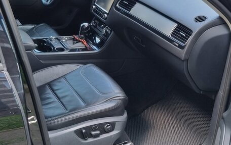 Volkswagen Touareg III, 2011 год, 1 540 000 рублей, 9 фотография