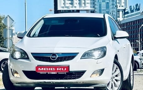 Opel Astra J, 2011 год, 639 000 рублей, 3 фотография