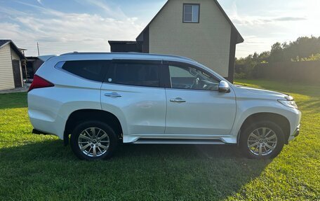 Mitsubishi Pajero Sport III рестайлинг, 2018 год, 3 190 000 рублей, 10 фотография