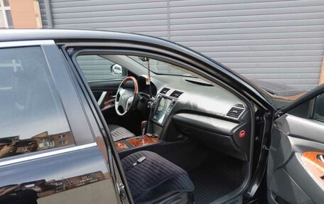 Toyota Camry, 2010 год, 140 000 рублей, 2 фотография