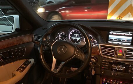 Mercedes-Benz E-Класс, 2012 год, 1 600 000 рублей, 4 фотография