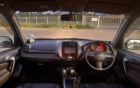 Toyota RAV4, 2004 год, 1 050 000 рублей, 6 фотография