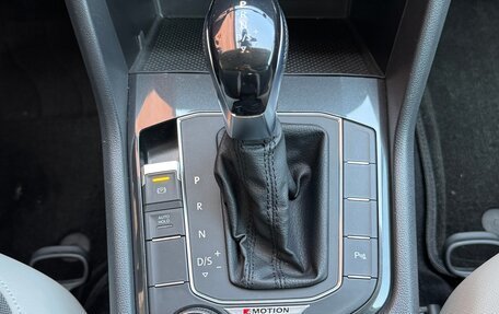 Volkswagen Tiguan II, 2019 год, 2 749 990 рублей, 13 фотография