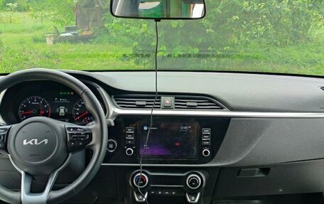 KIA Rio IV, 2022 год, 2 050 000 рублей, 21 фотография