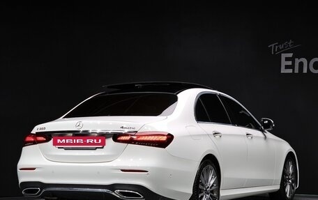 Mercedes-Benz E-Класс, 2021 год, 3 900 000 рублей, 2 фотография