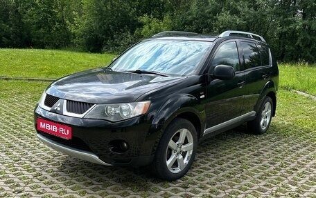 Mitsubishi Outlander III рестайлинг 3, 2007 год, 945 000 рублей, 3 фотография