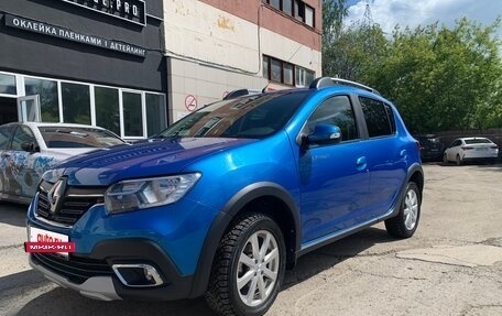 Renault Sandero II рестайлинг, 2021 год, 1 390 000 рублей, 2 фотография