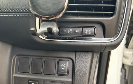 Nissan Serena IV, 2019 год, 2 190 000 рублей, 23 фотография