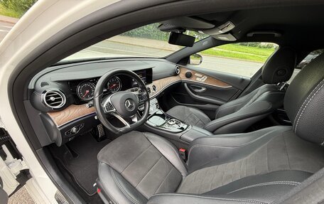 Mercedes-Benz E-Класс, 2016 год, 3 150 000 рублей, 23 фотография