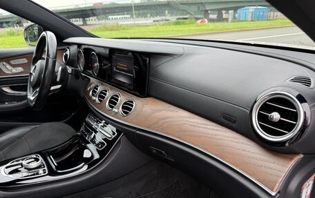Mercedes-Benz E-Класс, 2016 год, 3 150 000 рублей, 15 фотография