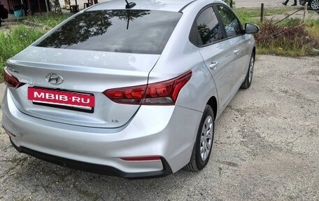 Hyundai Solaris II рестайлинг, 2018 год, 1 320 000 рублей, 5 фотография
