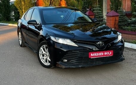 Toyota Camry, 2018 год, 1 100 000 рублей, 3 фотография